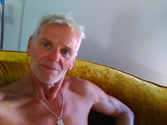 Profil de Kenane, 22 ans, Gay club à Wirzweli (Nidwald)