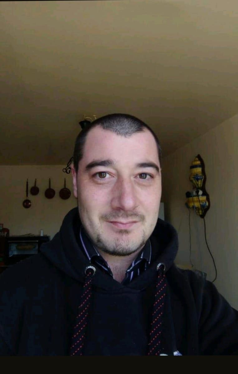 Abdeslam - Gay club à Rain Profil de Abdeslam, 25 ans, Gay club à Rain (Lucerne)