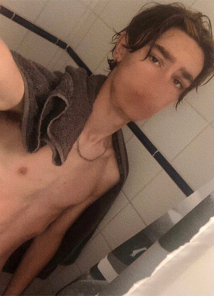Alejandro - Gay club à Villars-sur-Fontenais Profil de Alejandro, 30 ans, Gay club à Villars-sur-Fontenais (Jura)