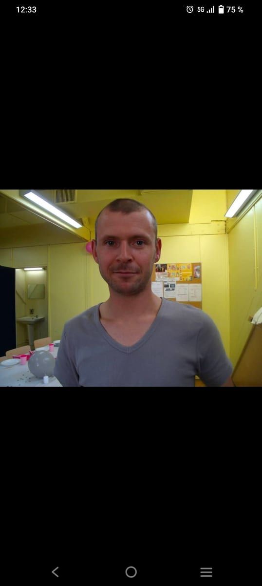 Murat - Gay club à Uttwil Profil de Murat, 34 ans, Gay club à Uttwil (Thurgovie)