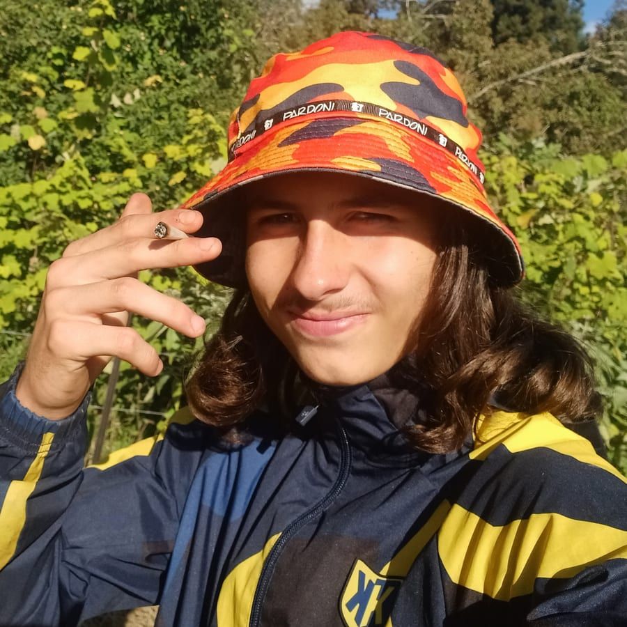 Profil de Loqmane, 25 ans, Gay club à Eclépens (Vaud)