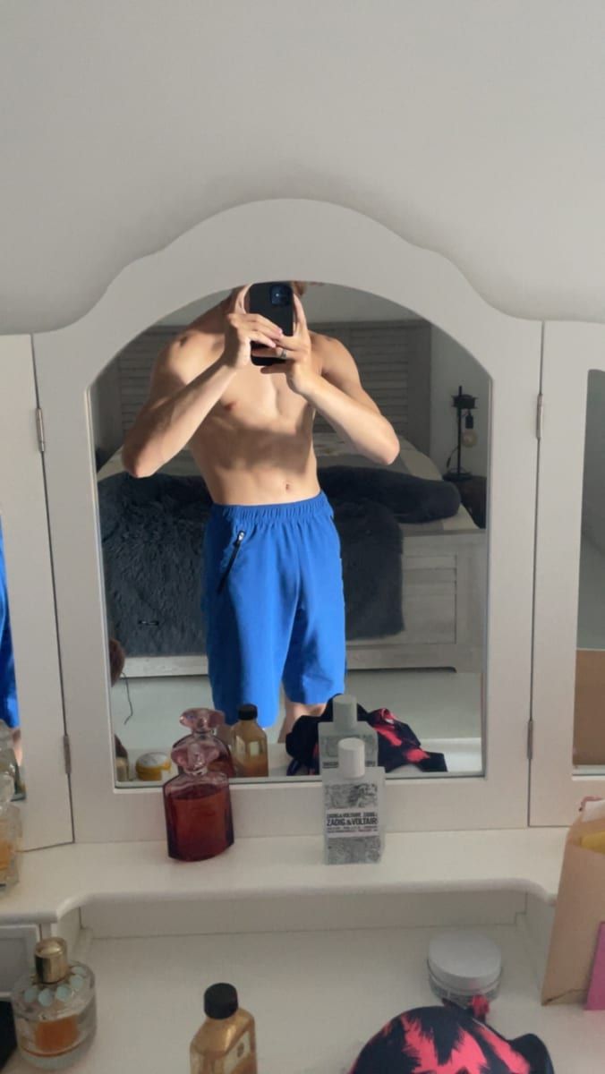 Profil de Sloann, 26 ans, Gay club à St. Niklausen OW (Obwald)