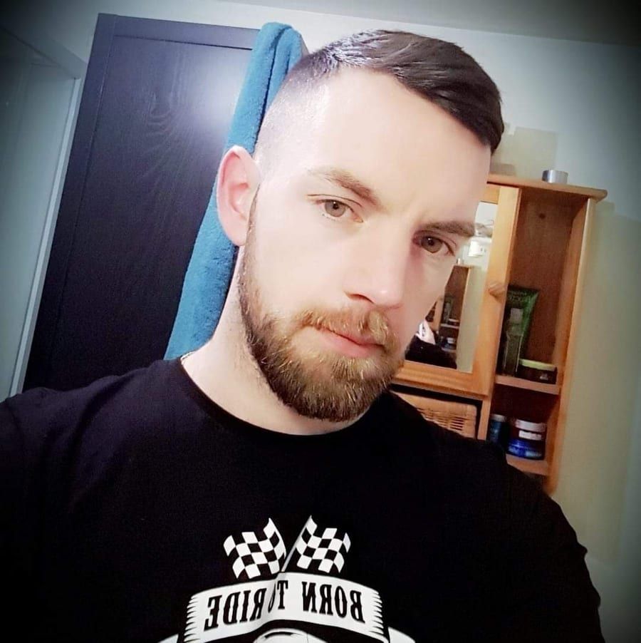 Sidar - Gay club à Villiers Profil de Sidar, 43 ans, Gay club à Villiers (Neuchâtel)