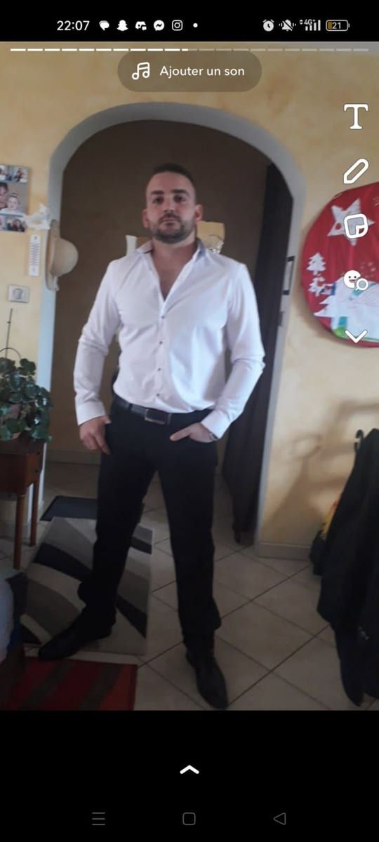 Profil de Aramis, 22 ans, Gay club à Caux (Vaud)