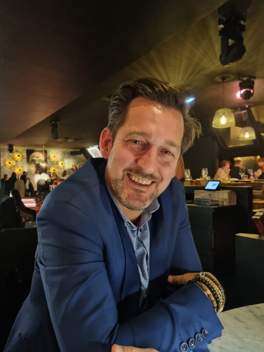 Profil de Hong, 43 ans, Gay club à Zollikofen (Berne)
