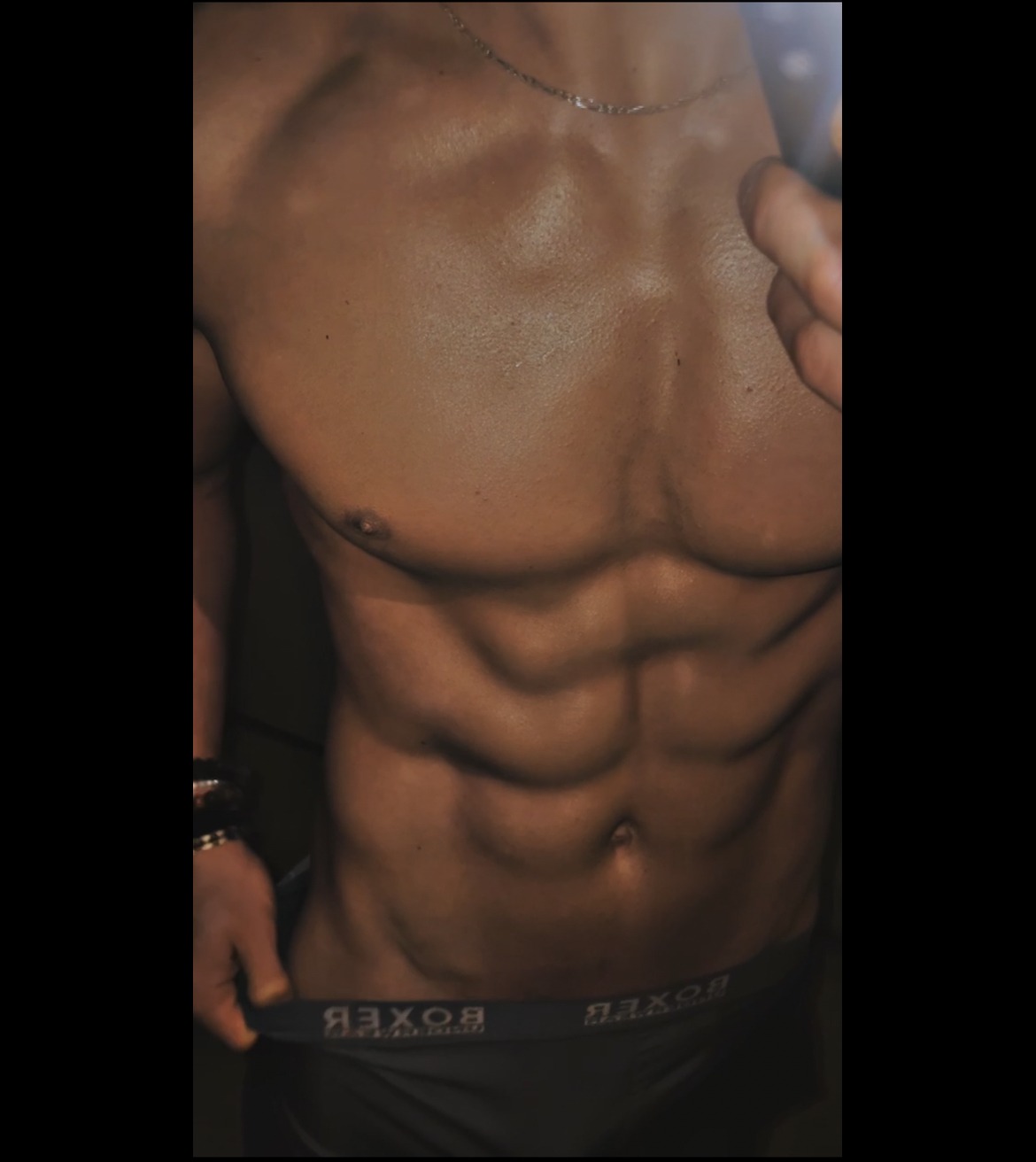 Profil de Faouzi, 23 ans, Gay club à Wilen (Sarnen) (Obwald)
