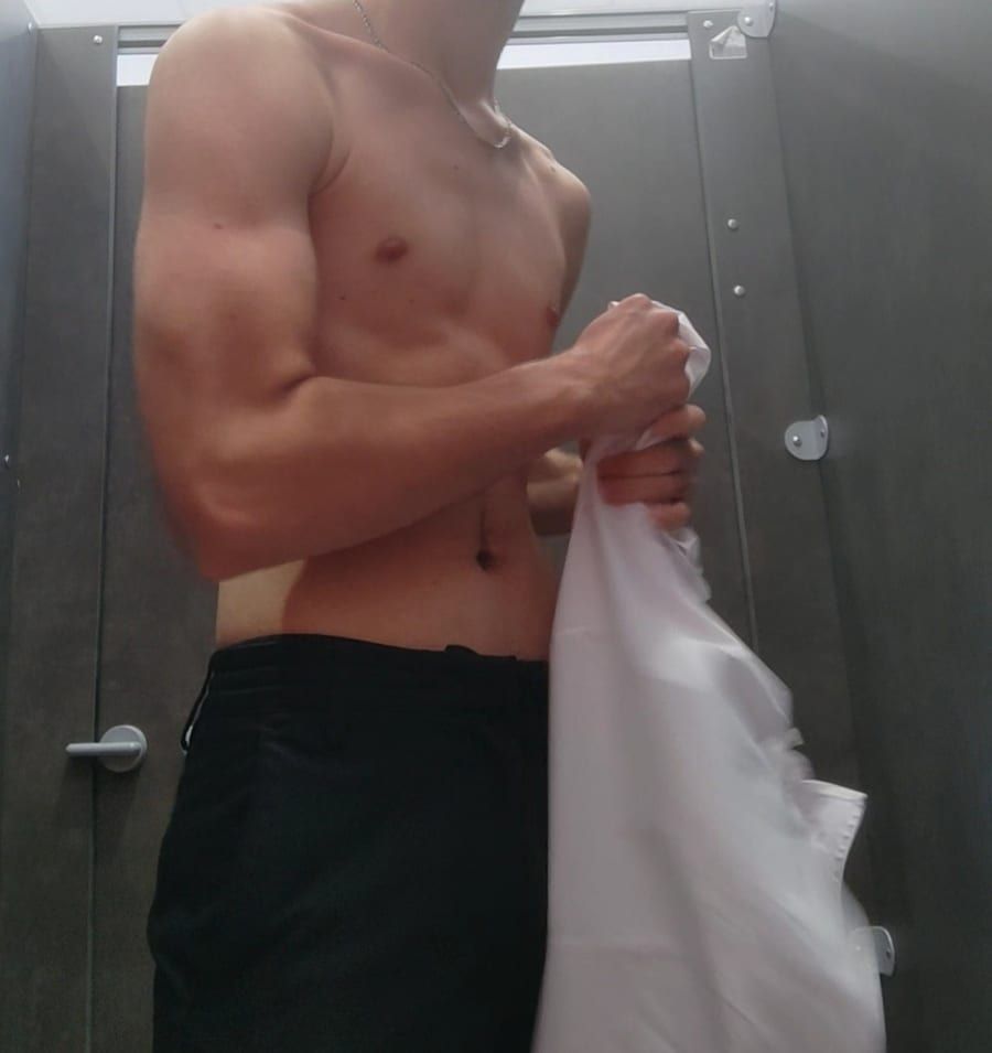 Profil de Ermano, 27 ans, Gay club à Lavey-Village (Vaud)