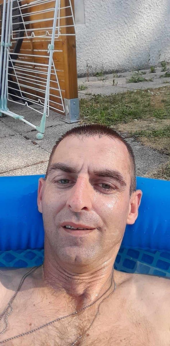 Moana - Gay club à Mathod Profil de Moana, 44 ans, Gay club à Mathod (Vaud)