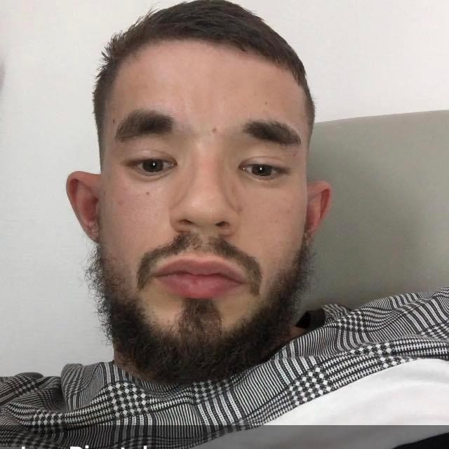 Profil de Jean-toussaint, 26 ans, Gay club à Sool (Glaris)