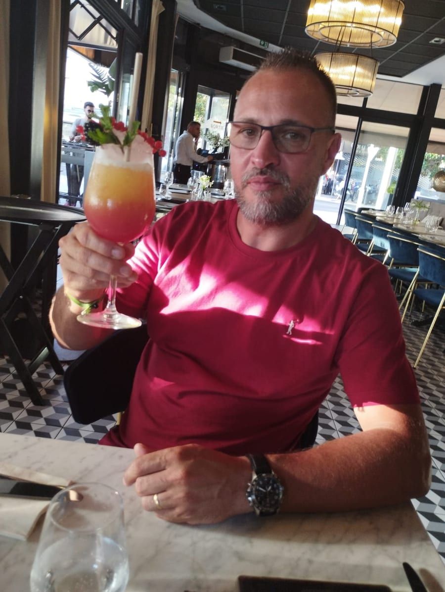 Profil de Dejan, 31 ans, Gay club à Stalden (Sarnen) (Obwald)
