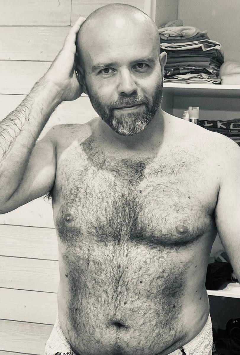 Youry - Gay club à Vernier Profil de Youry, 33 ans, Gay club à Vernier (Genève)